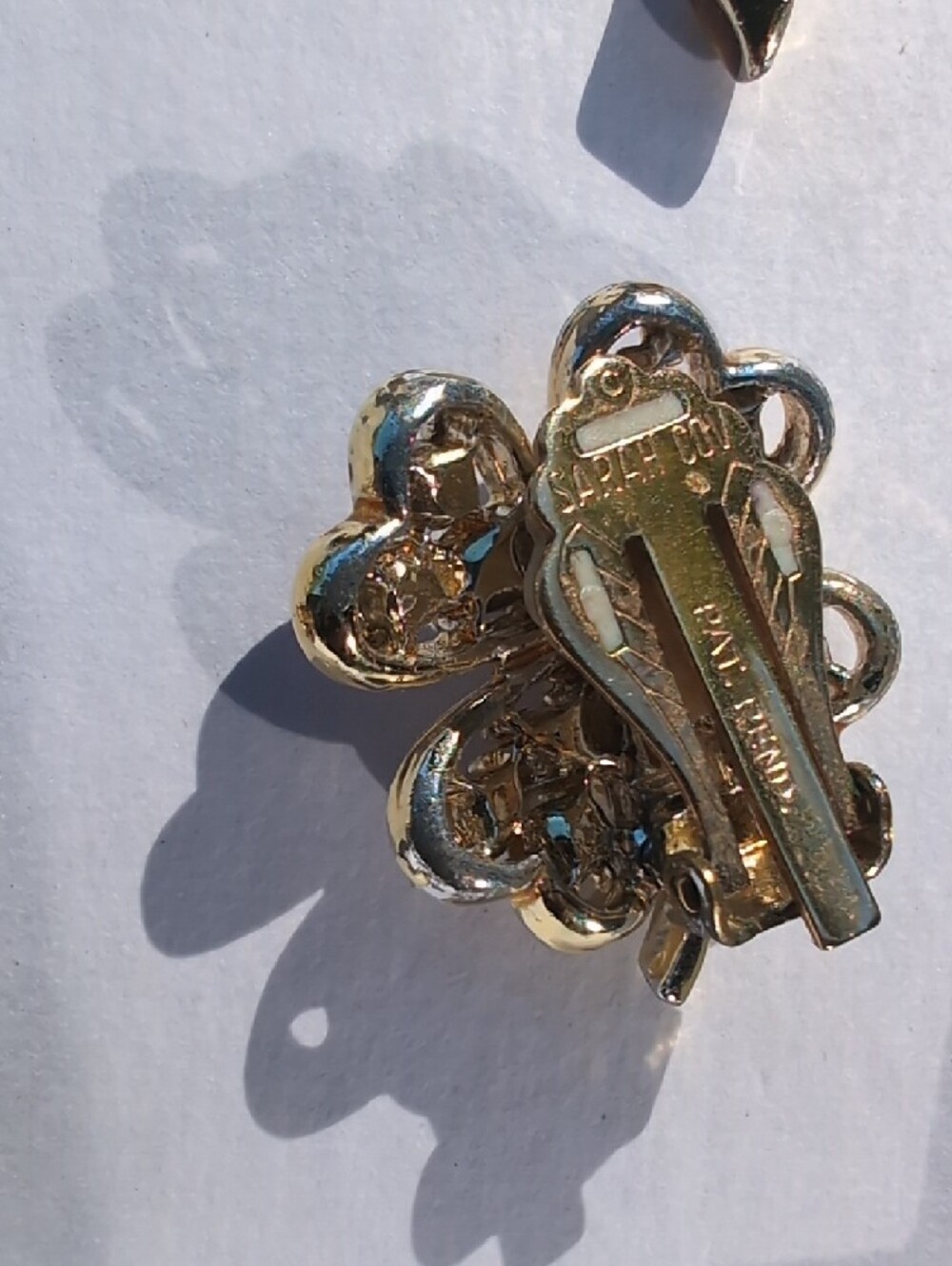 Vintage Sarah Coventry Gold-Tone Four-Leaf Clover Brooch and Clip Earrings Set - Picture 2 of 11